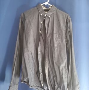 Long sleeve buttoned shirt